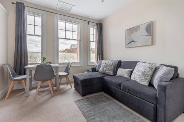 Cosy 2 Bed Apartment in Worcester City Centre