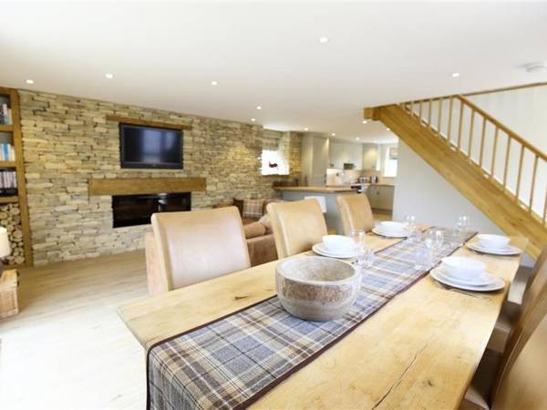 Old Groom's Cottage WITNEY