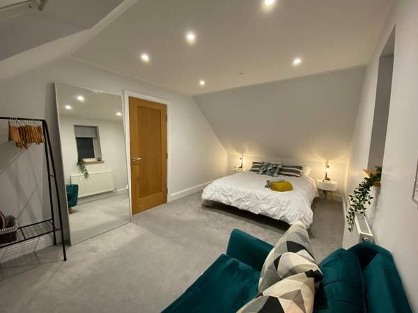 5 Star Unique luxury detached apartment in Windsor