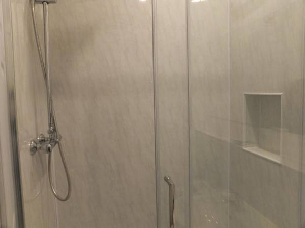 Roger Ground Guest House