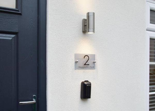 Host & Stay - Hoggarths Retreat