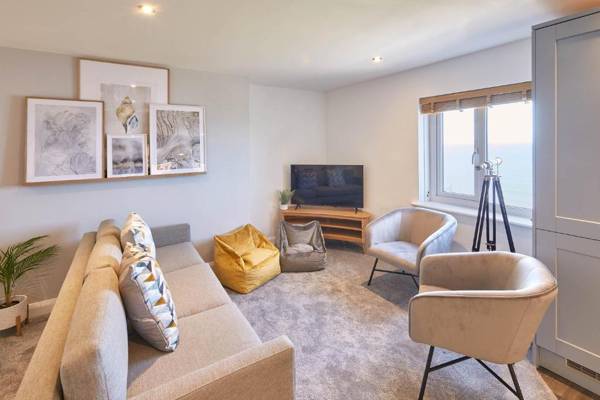 Host & Stay - Sea Watcher