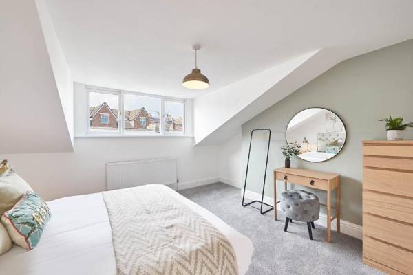 Host & Stay - Whitby Heights