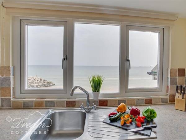 Beach View Apartment 4 WEYMOUTH