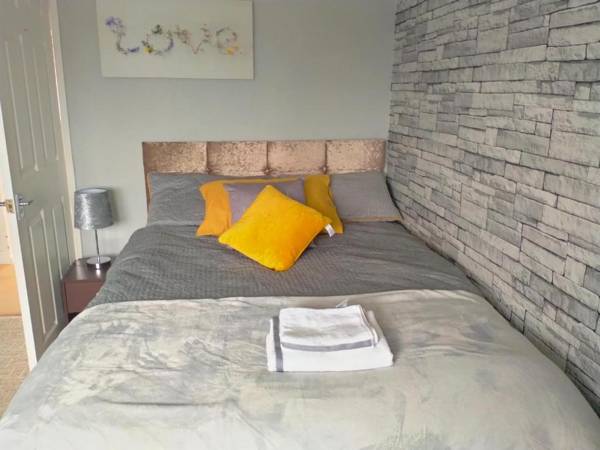 The Nest an Immaculate 3-Bed House in Walsall