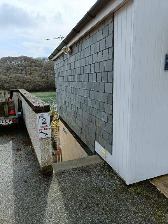 Beautiful 1-Bed Riversi Cottage Located in Malpas