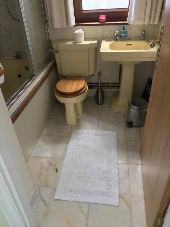 Room in Guest room - Orchard Manor Fore Street Probus Tr24ly