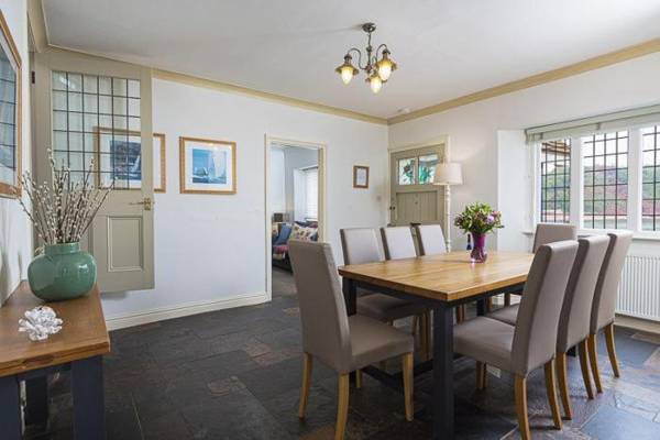 4 Bed - Beach Cottage