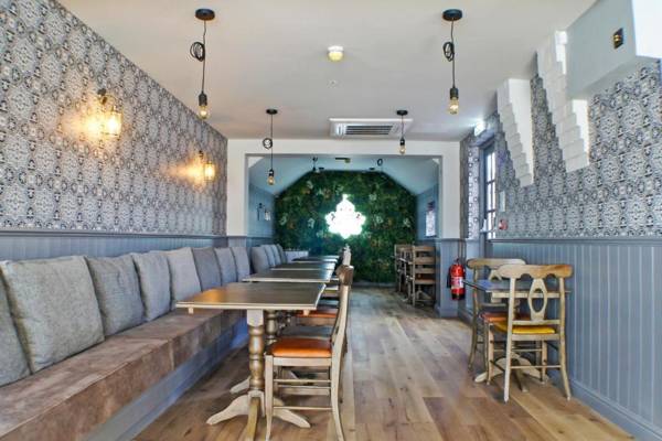 OYO Tamworth Arms Boutique Pub & Hotel