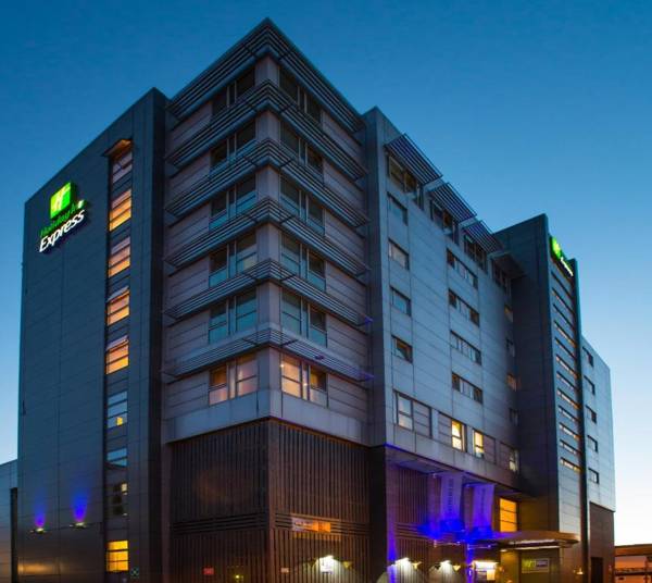 Holiday Inn Express Swindon City Centre an IHG Hotel