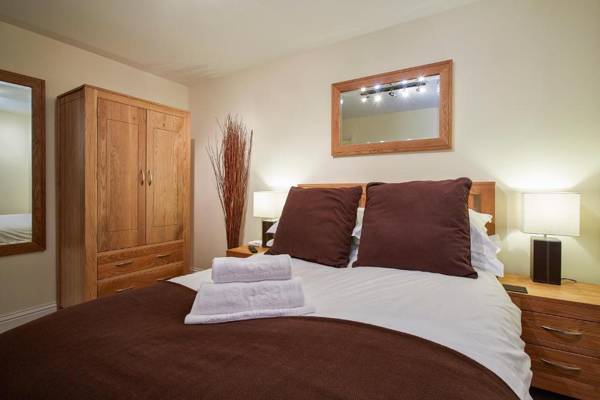 Swan Place Apartments By Flying Butler