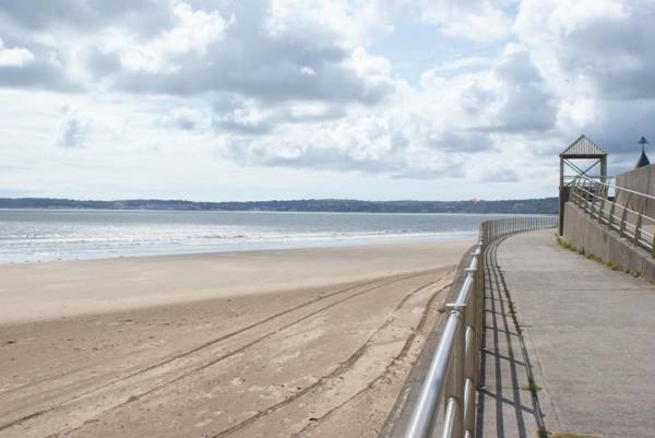 Coastal City Rooms - Centre 