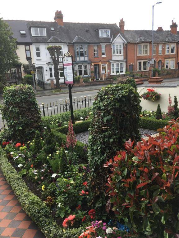 Twelfth Night Guesthouse