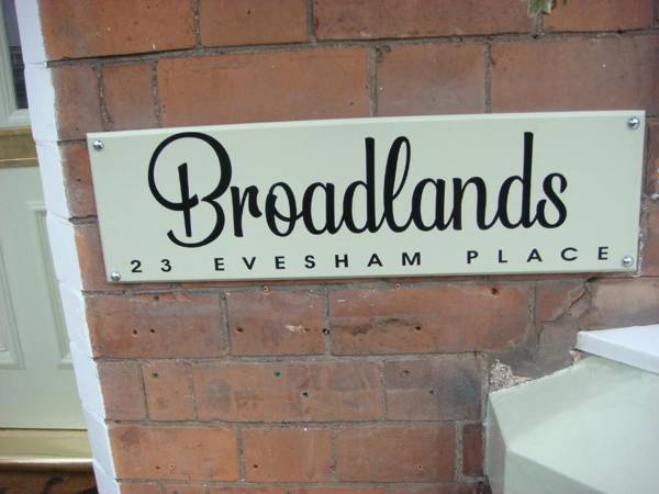 Broadlands Guest House