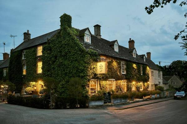 New Inn at Coln
