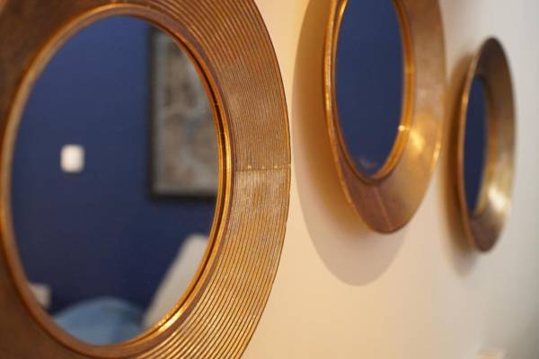 Air Host and Stay - Apartment 1 Broadhurst Court sleeps 4 minutes from town centre