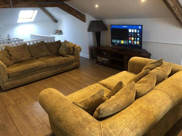 Beach House - Penthouse 3 Bed Apartment