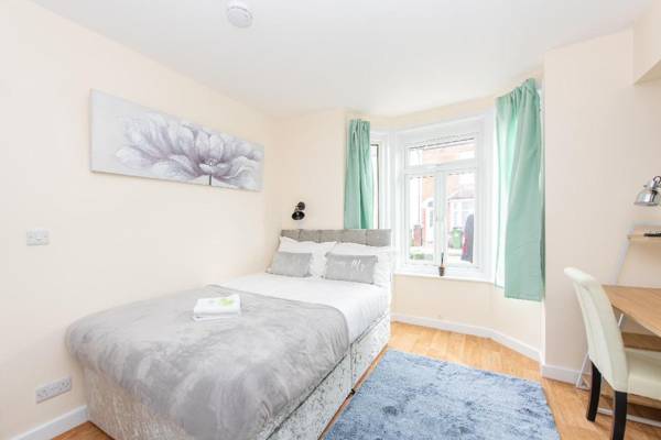 Modern Studio Apartments in Castle St 