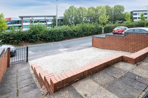 Spacious 4 Bedroom House located near BHX & NEC