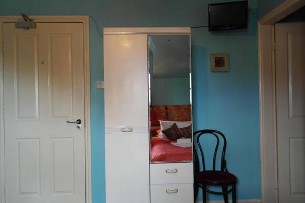 The Crown Lodge & Restaurant