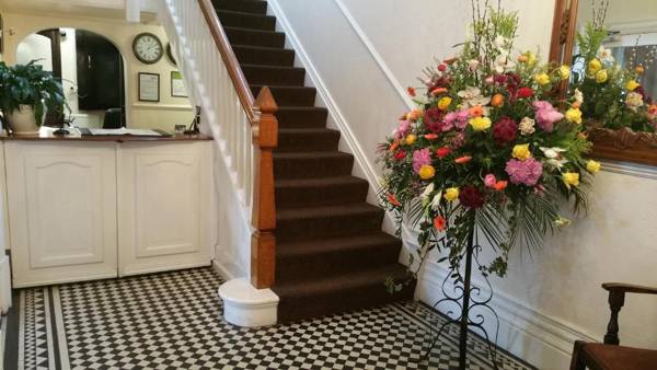 The Carre Arms Hotel & Restaurant