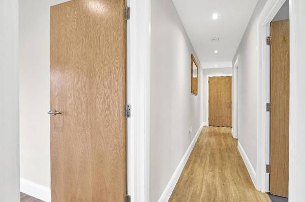 London Heathrow Living Serviced Apartment - Apt 01