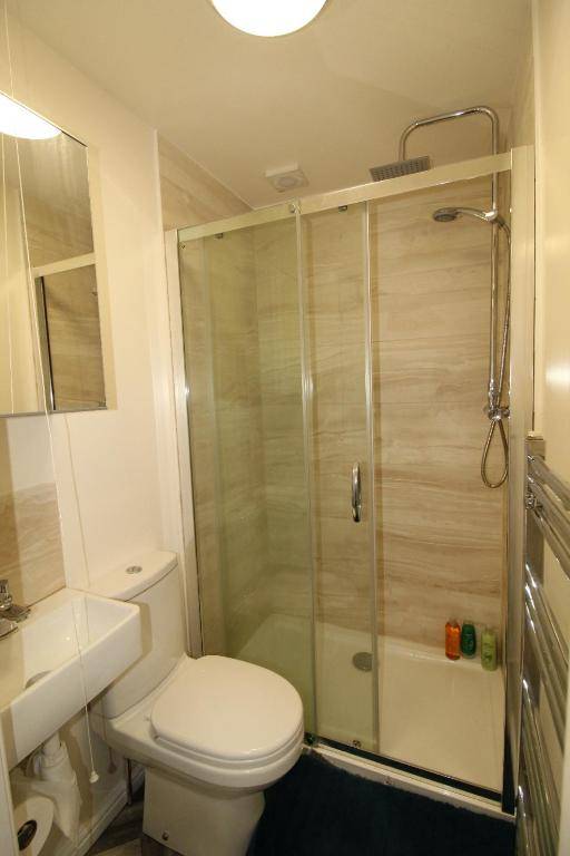 Green Hill Apartment