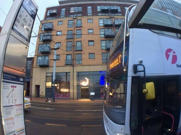 Igloo Viewpoint City Centre Retreat  Free Parking