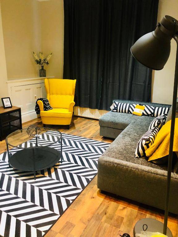 MODERN LUSH SHEFFIELD APARTMENT SHEFFIELD UNI NETFLIX Nearby Paid Parking