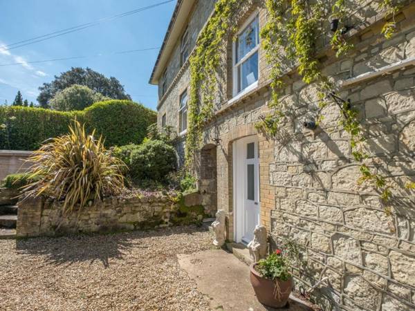 Luccombe Villa Holiday Apartments