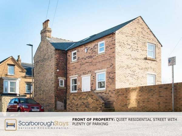 Hibernia Place 3 bedroom Townhouse with PATIO & SEATING AREA - FREE PARKING