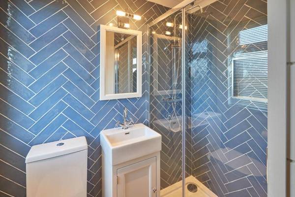 Host & Stay - Salt & Seaweed