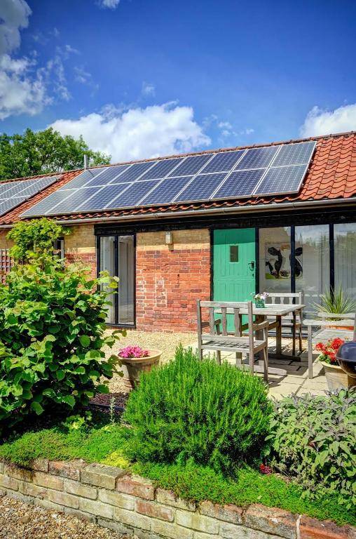 East Green Farm Cottages - The Granary