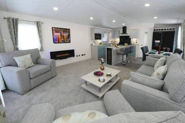 Superior 6 berth holiday home in Suffolk
