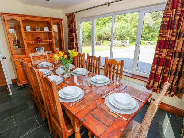 1 Homecroft Bungalows