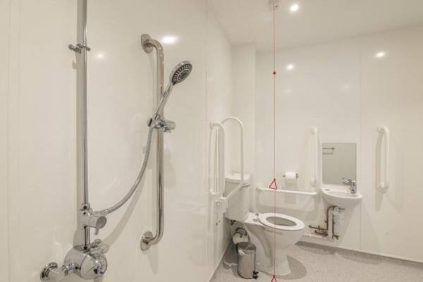 No. 3 Ocean Cabins Disabled Room - Saundersfoot