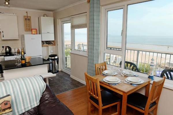 Mermaid Apartment - Sea Front Apartment with Views