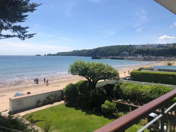 Swn Y Tonnau - Sea Front Apartment Spectacular Sea Views Parking Direct Beach Access