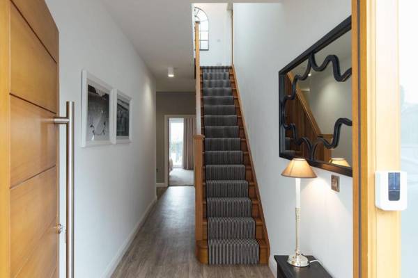 The Hawthorns - Large Luxury Cottage Hot Tub Sea Views