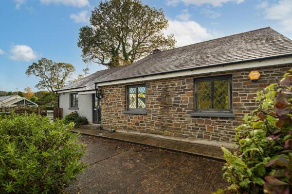 Hazelglade Cottage - Hot Tub Games Room Pet Friendly