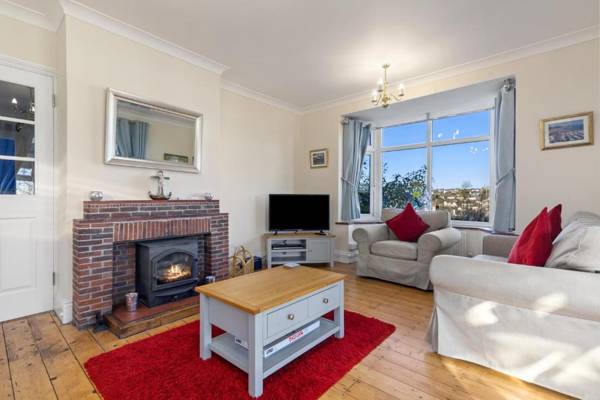 Four Oaks - Sea Views Parking Enclosed Garden Dog Friendly