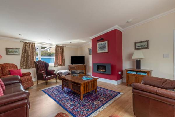 Sunningdale - Beach Side Cottage Sea Views Parking