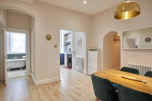 Host & Stay - Huntcliff View Apartment