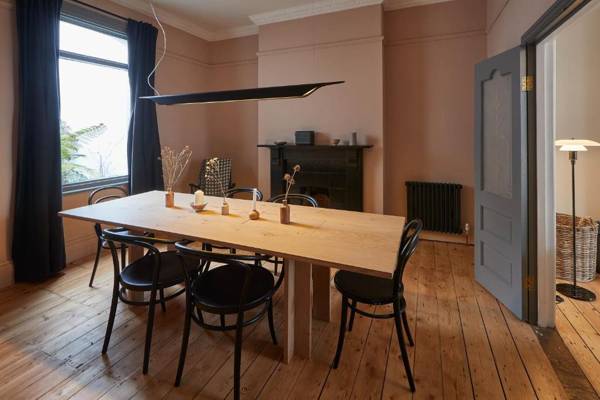 Host & Stay - Emerald Residence