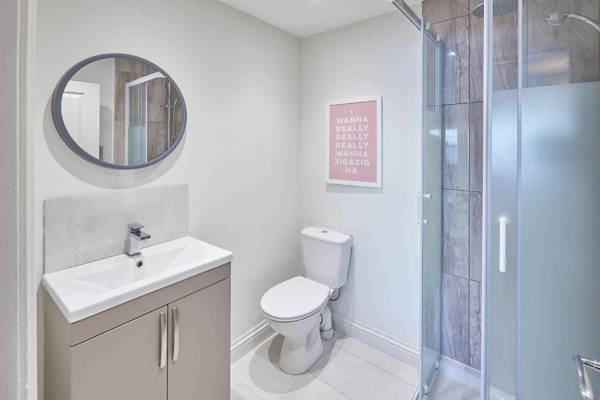 Host & Stay - 'Salty' Seaview