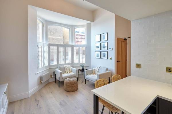 Host & Stay - Pier View