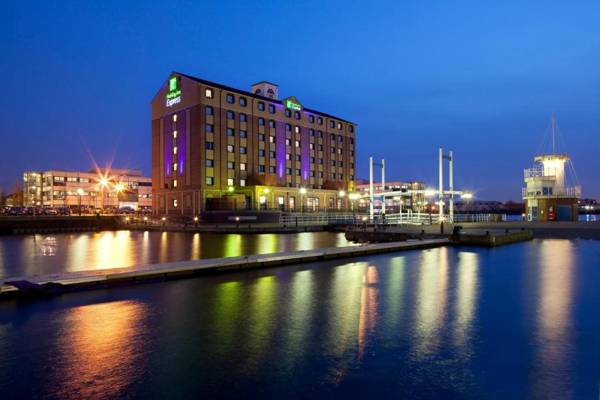 Holiday Inn Express Manchester - Salford Quays an IHG Hotel