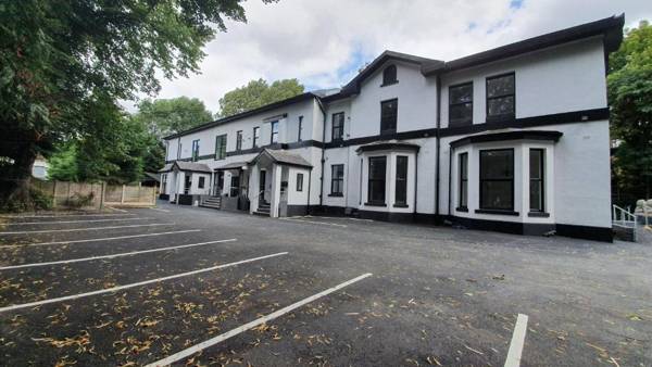 Ideal Lodgings in Thorncliffe Apartments