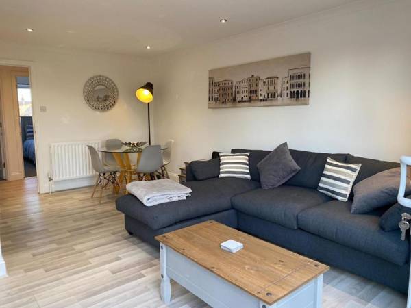 Penthouse Waterfront Apartment - St Neots