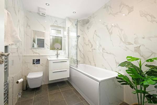 St Martins House Luxury 2 Bedroom Apartments Ruislip